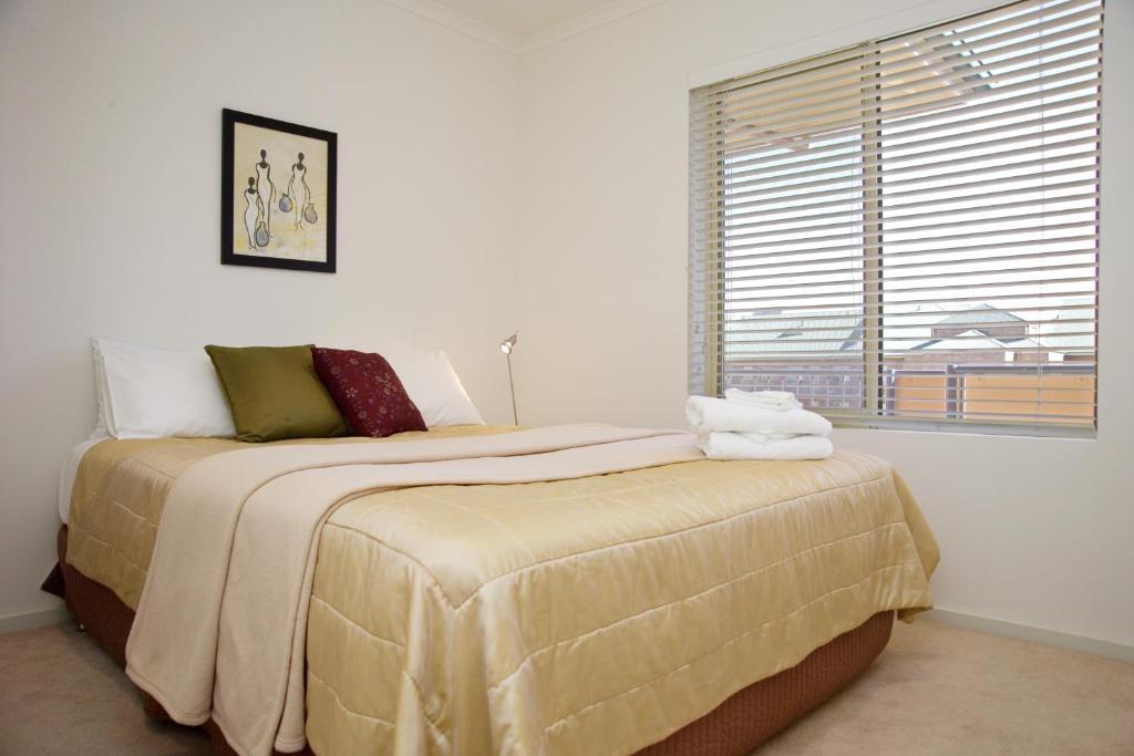 Windsor Apartments Adelaide Room photo
